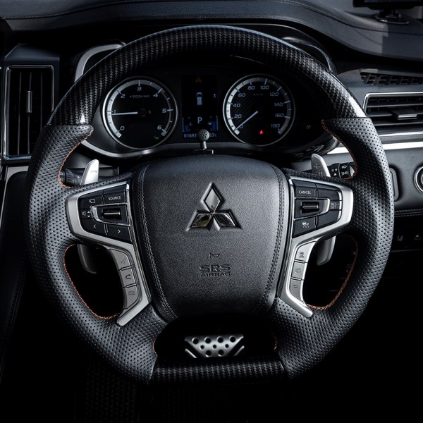 High grade wood & leather steering