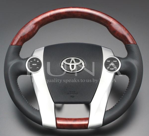 TOYOTA   PRIUS ALPHA   系   High grade wood & leather steering